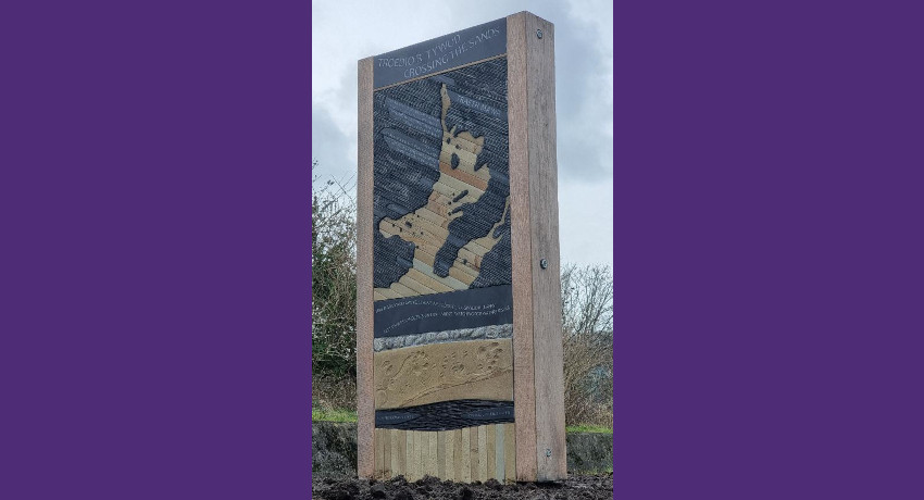 Pillar at Cob Crwn near Snowdon Street